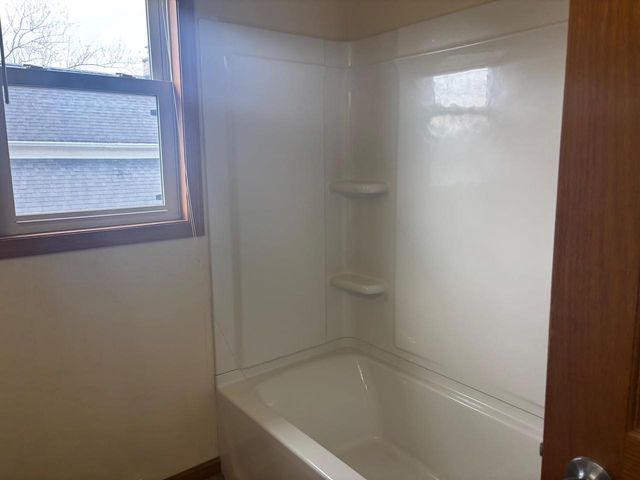 919 BISMARCK AVENUE, Oshkosh, WI 54902