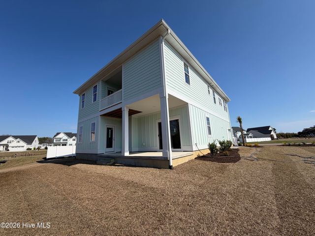 389 Coastline Circle, Swansboro, NC 28584
