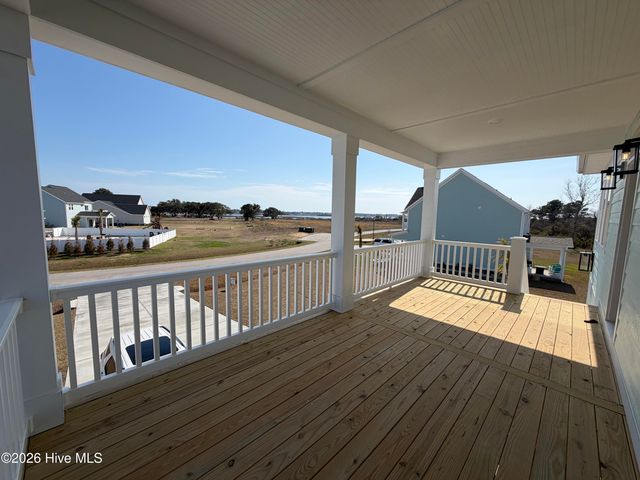 389 Coastline Circle, Swansboro, NC 28584