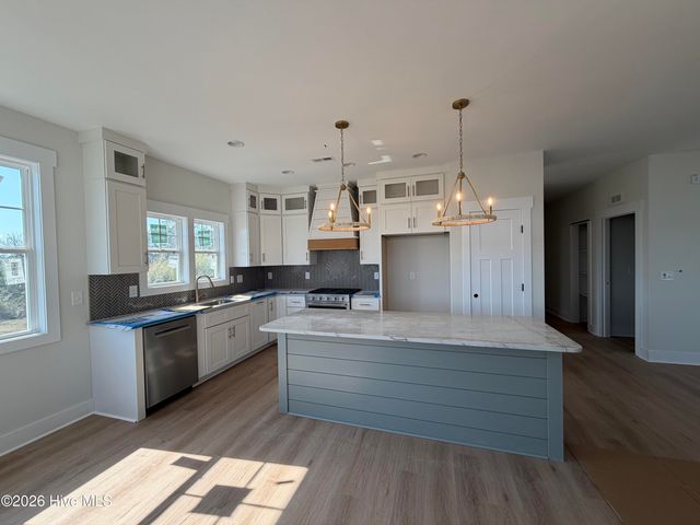 389 Coastline Circle, Swansboro, NC 28584