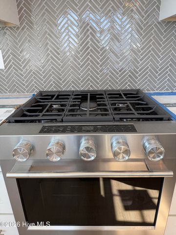 389 Coastline Circle, Swansboro, NC 28584