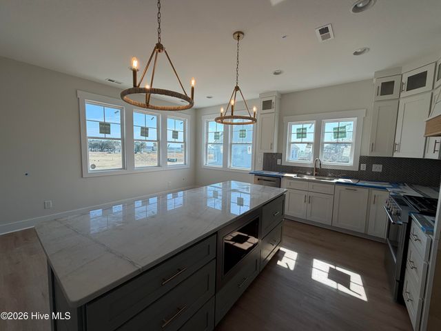 389 Coastline Circle, Swansboro, NC 28584