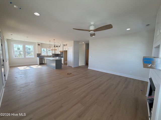 389 Coastline Circle, Swansboro, NC 28584