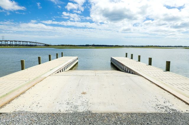 389 Coastline Circle, Swansboro, NC 28584