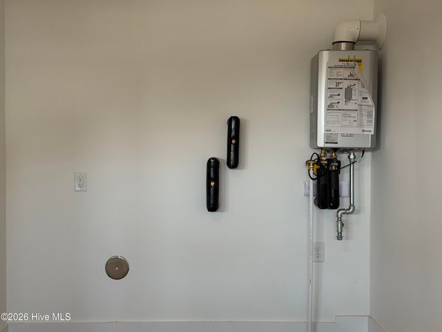 389 Coastline Circle, Swansboro, NC 28584