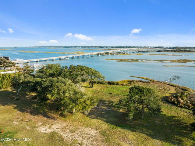 389 Coastline Circle, Swansboro, NC 28584