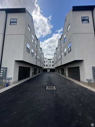 7852 S HOLDEN, Midvale, UT 84047