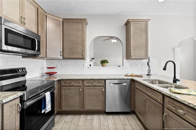 2053 yellowbrick Road, Fayetteville, NC 28314