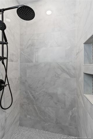 2053 yellowbrick Road, Fayetteville, NC 28314