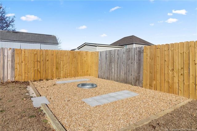 2053 yellowbrick Road, Fayetteville, NC 28314