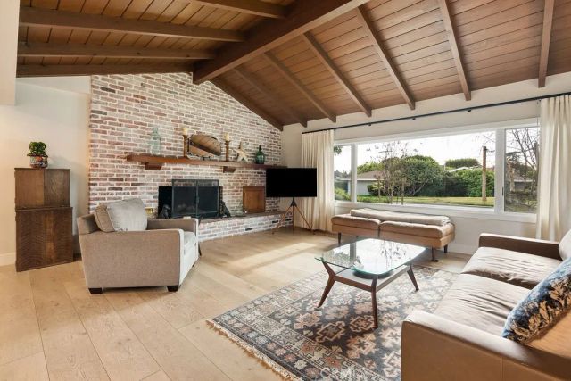 2011 Redberry, North Tustin, CA 92705