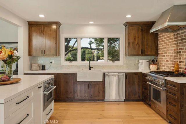 2011 Redberry, North Tustin, CA 92705