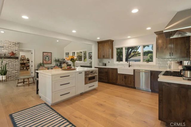 2011 Redberry, North Tustin, CA 92705