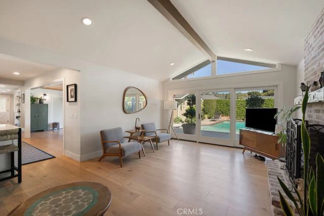 2011 Redberry, North Tustin, CA 92705