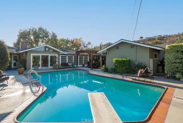 2011 Redberry, North Tustin, CA 92705