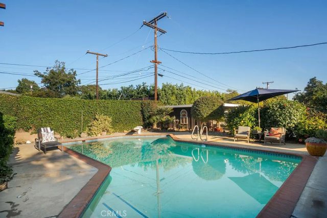 2011 Redberry, North Tustin, CA 92705