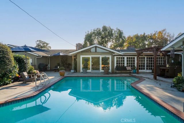 2011 Redberry, North Tustin, CA 92705