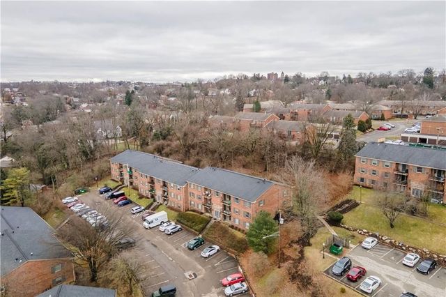 1020 Margarite Dr. H, Scott Twp, PA 15216