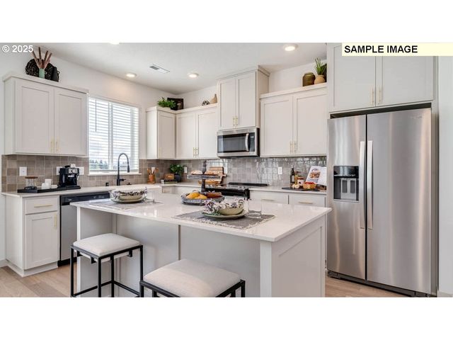 1518 W 14TH Ave, La Center, WA 98629