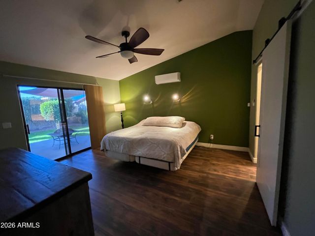 802 E ROBERTS Road, Phoenix, AZ 85022