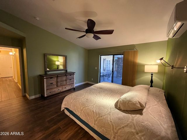 802 E ROBERTS Road, Phoenix, AZ 85022