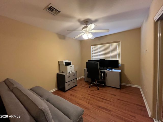 802 E ROBERTS Road, Phoenix, AZ 85022