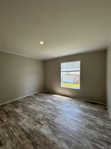 3621 Hawthorne Street, Village Of Clarkston, MI 48348