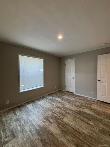 3621 Hawthorne Street, Village Of Clarkston, MI 48348