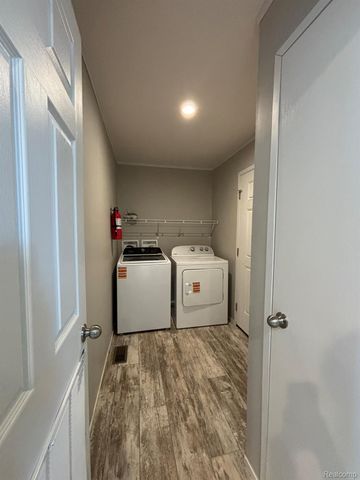 3621 Hawthorne Street, Village Of Clarkston, MI 48348
