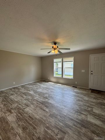 3621 Hawthorne Street, Village Of Clarkston, MI 48348