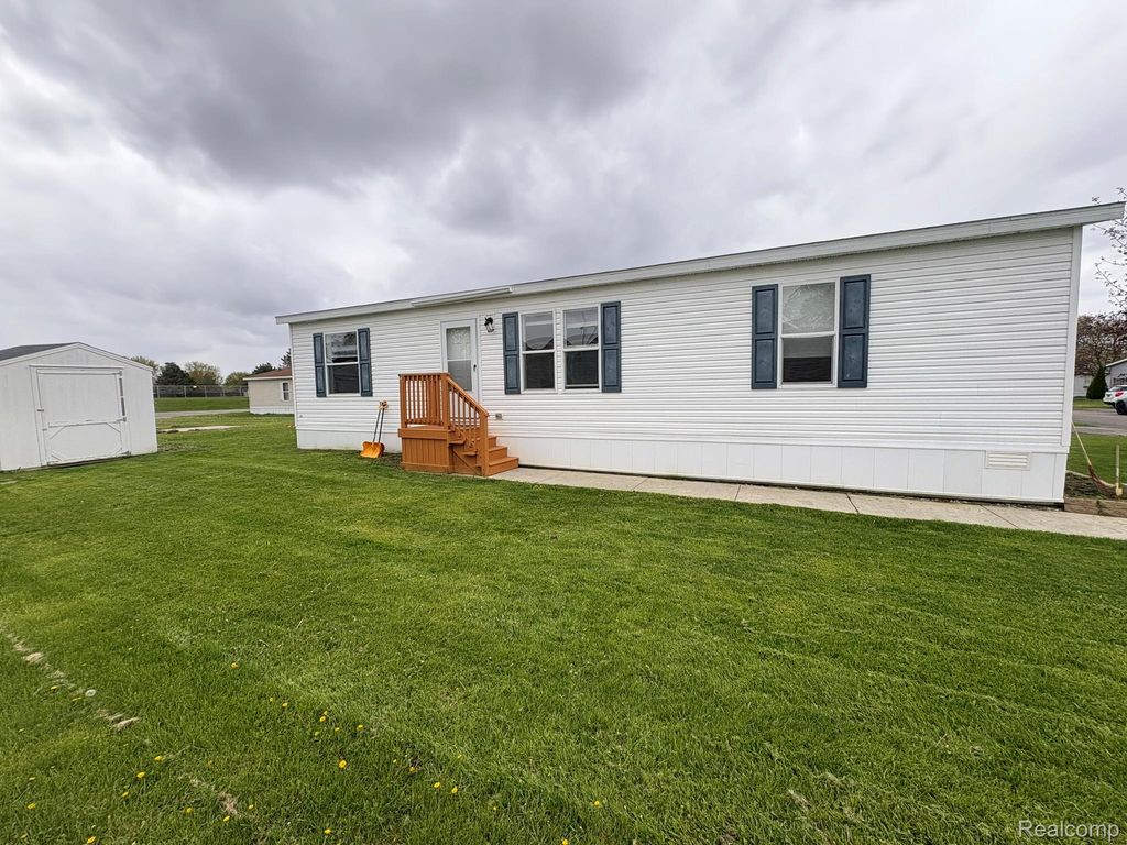 3621 Hawthorne Street, Village Of Clarkston, MI 48348