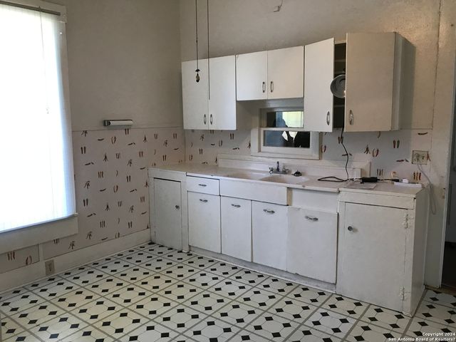 803 MONTANA ST, San Antonio, TX 78203