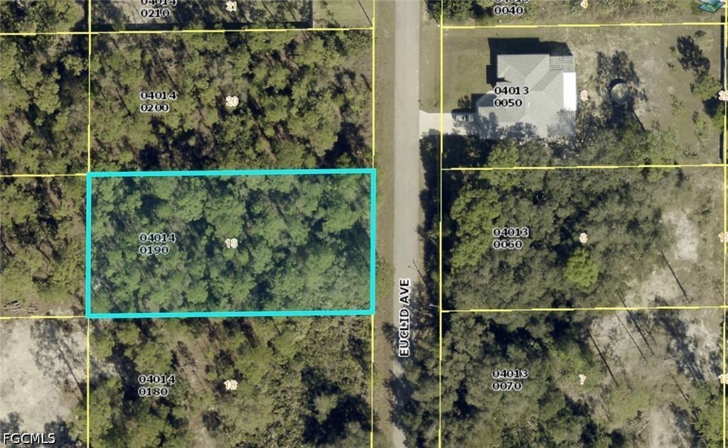 1313 Euclid AVE, Lehigh Acres, FL 33972