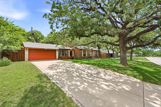 2012 W Lotus Avenue, Fort Worth, TX 76111