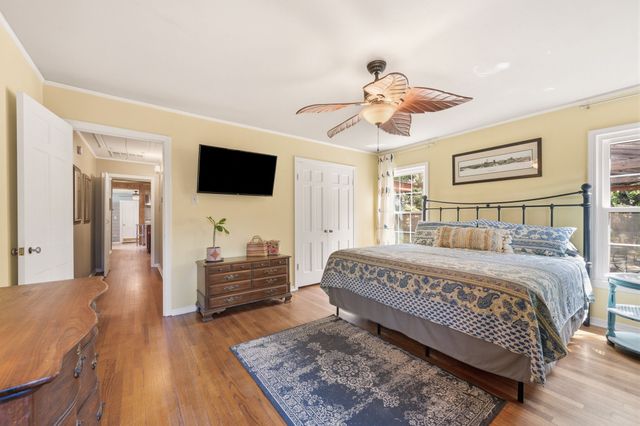 2012 W Lotus Avenue, Fort Worth, TX 76111