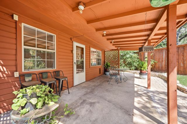 2012 W Lotus Avenue, Fort Worth, TX 76111