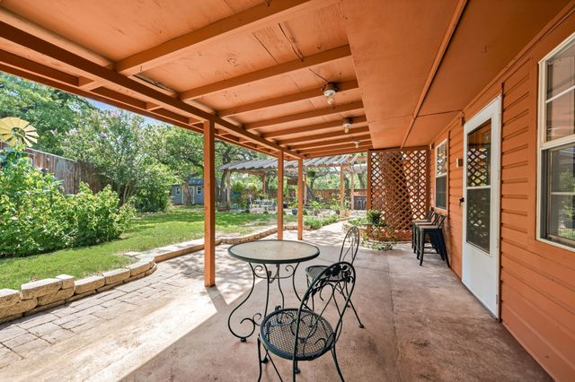 2012 W Lotus Avenue, Fort Worth, TX 76111