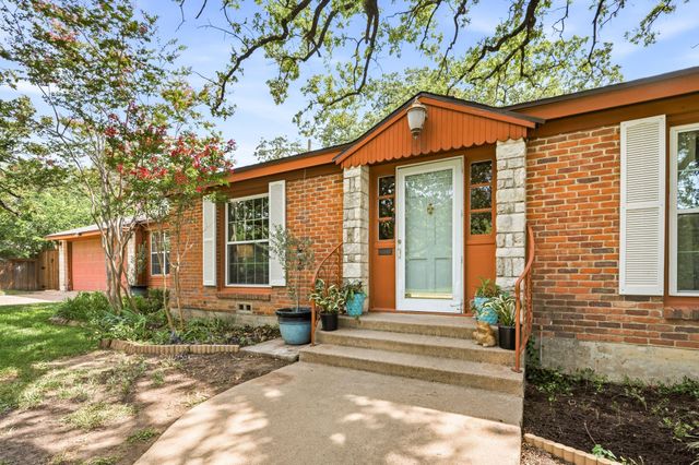 2012 W Lotus Avenue, Fort Worth, TX 76111