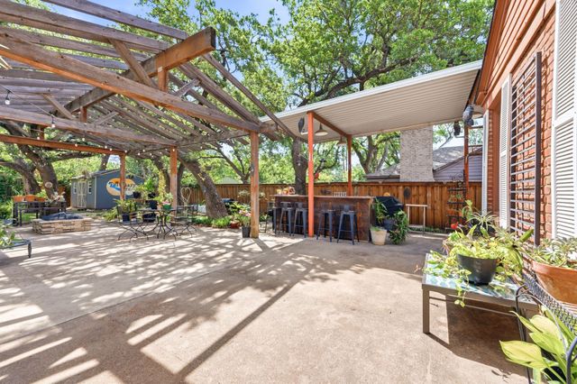 2012 W Lotus Avenue, Fort Worth, TX 76111