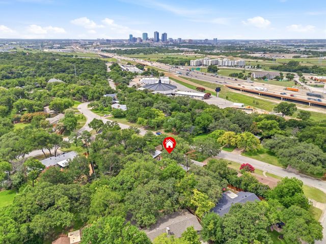 2012 W Lotus Avenue, Fort Worth, TX 76111