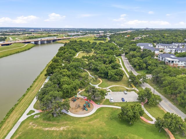 2012 W Lotus Avenue, Fort Worth, TX 76111