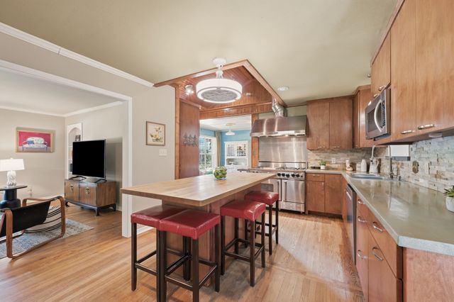 2012 W Lotus Avenue, Fort Worth, TX 76111
