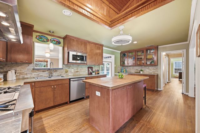 2012 W Lotus Avenue, Fort Worth, TX 76111