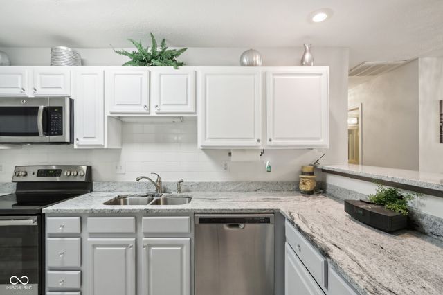 6711 Bridgefield Way, Indianapolis, IN 46254