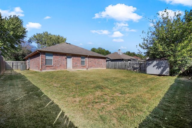 2804 Monthaven Drive, Arlington, TX 76001