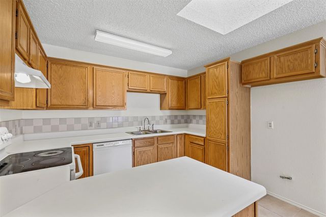 2804 Monthaven Drive, Arlington, TX 76001