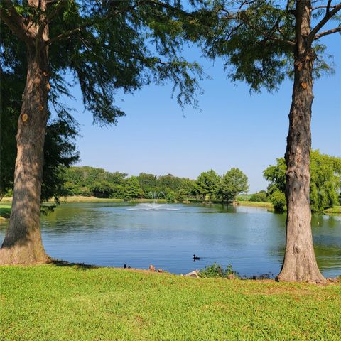 2901 Country Place Circle, Carrollton, TX 75006