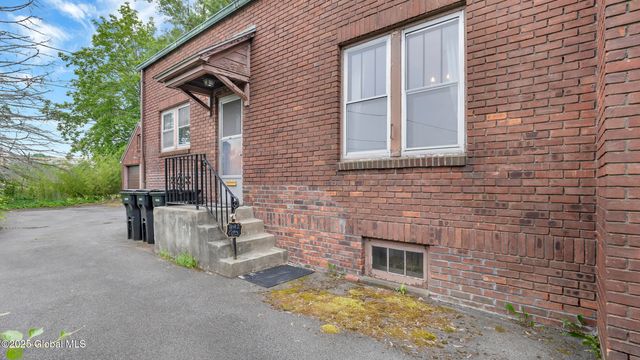 1528 Bouton Road, Troy, NY 12180