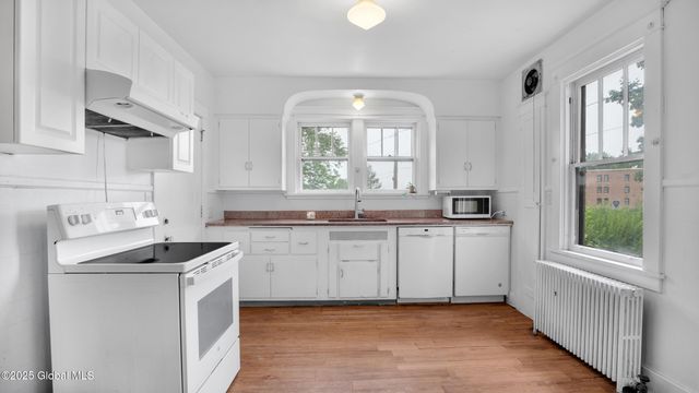 1528 Bouton Road, Troy, NY 12180