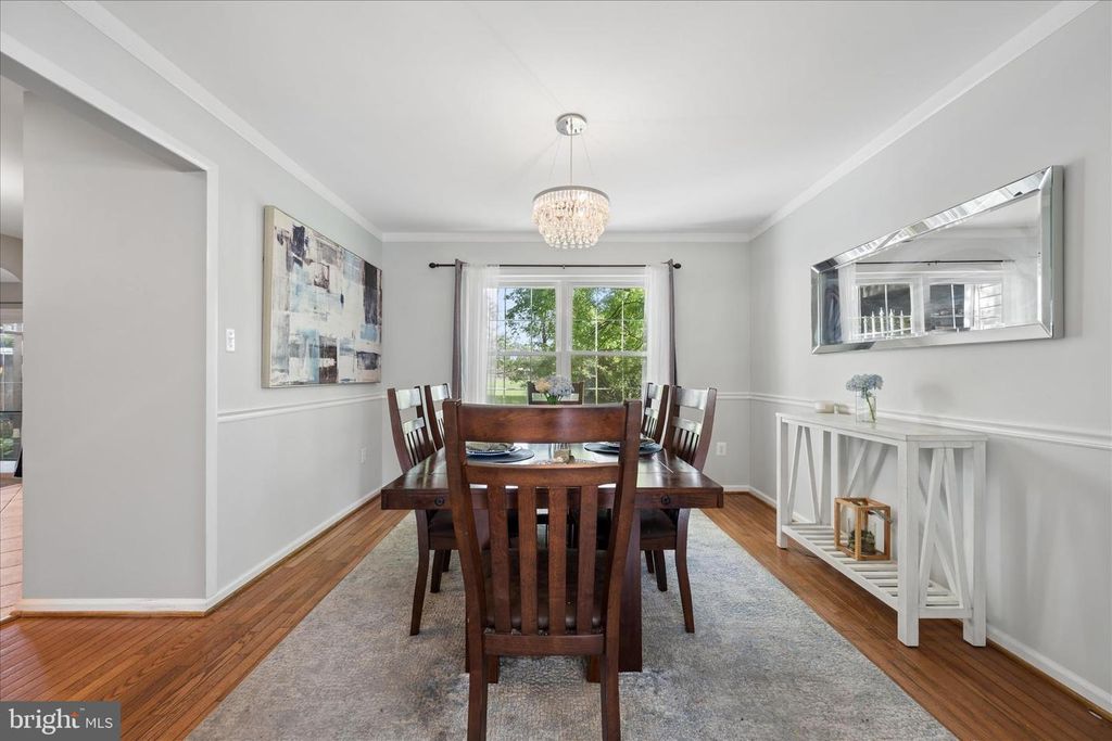 Image 8 of property listing at 7408 CINNABAR TER, Gaithersburg, MD 20879